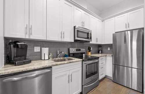 Historic Ybor Apartment | Havana Hideaway | Ybor City Luxury Suite + Balcony