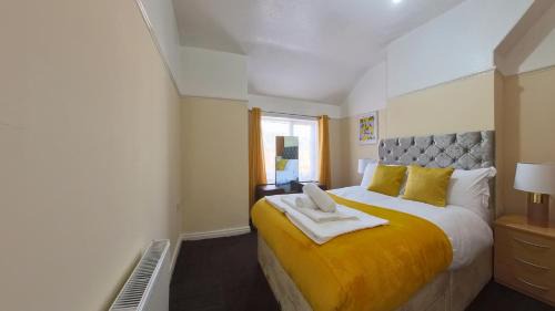 Newcastle-upon-Tyne House | Havana Lodge