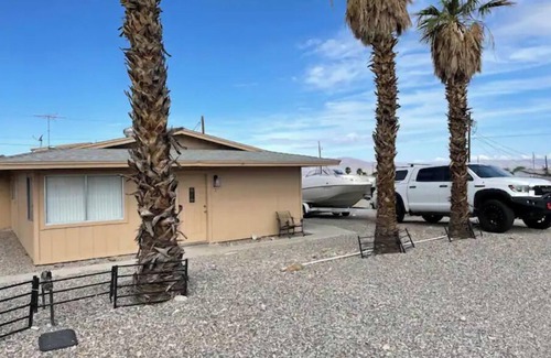 Lake Havasu City Apartment | Havasu Haven Unit #1 Boat Parking🚤, Pet Friendly🐶