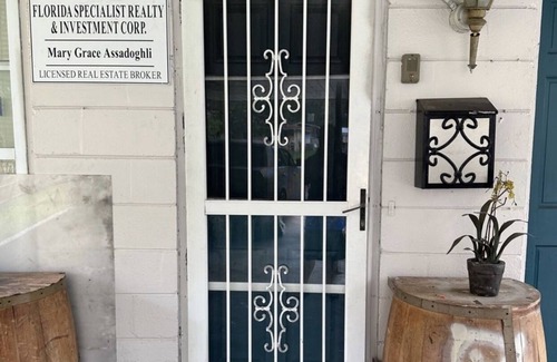 Englewood House | Have a Great Awesome Stay at Stylish Fully Upgrade 2BR 1 Bath Duplex House!