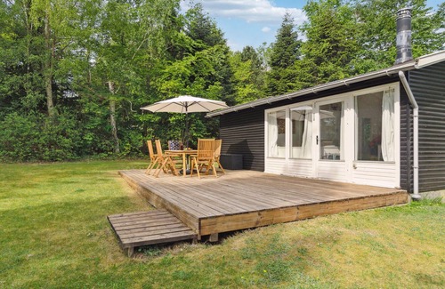 Melby House | Have a great time near the sea in this vacation home.