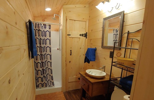 Tellico Plains House | Have your own Cabin in the Mt. with a Mt.. Creek at your back porch