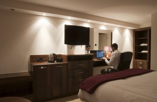 Talbot Green Hotel | Haveli Hotel
