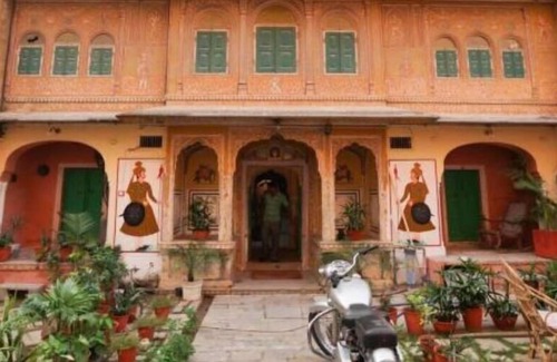 Pink City Apartment | Haveli Style Room