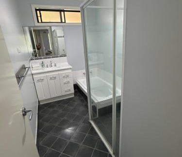Broadwater House | Haven By the Bay- Short walk to Broadwater beach