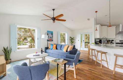 Vilano Beach House | Haven Grove Beach Bungalow w Hot Tub Game Room Blocks from the Water