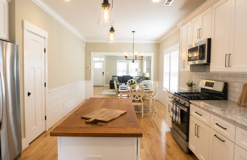 Wilmington House | Haven House: New Bungalow near downtown, close to all!