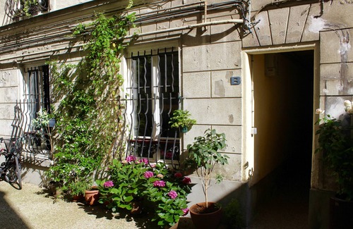 Montmartre Apartment | Haven of peace in the heart of Montmartre!