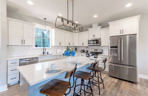 Zebulon House | Haven On Old Bunn 3 BR/2.5 BA Home with Pond Access only 20 minutes from Raleigh