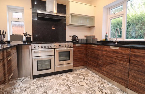 Lytham St. Anne's Cottage | HAVEN, pet friendly, character holiday cottage in Lytham St. Annes