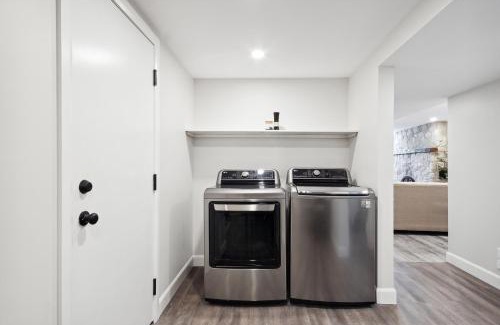 White Oaks Apartment | Haven Suite in London, On 2Br, 1Bath with free washer and dryer