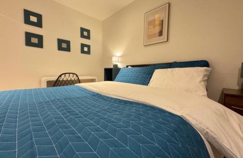 Castle Apartment | Havilah House- Stunning 2-Bed Apartment by the Beach and Swansea Marina