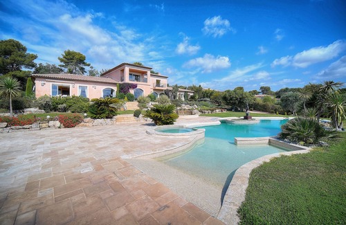 Mougins Apartment | HAVRE DE PAIX" 5 étoiles Prestige jacuzzi, hammam, sauna, PISCINE chauffée Mougins Cannes Grasse