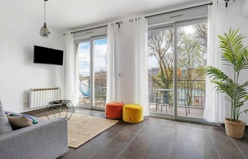 Saint Clair Apartment | Havre de paix pour 4, clim et balcon, Caluire