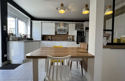 Coulaines House | Havre de Vacances - Piscine - Rêve au Mans