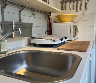 Saltsjobaden House | Havsnära sommarhus på Älgö