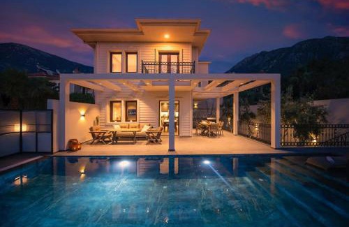 Oludeniz Villa | Havuzlu korunaklı jakuzili villa