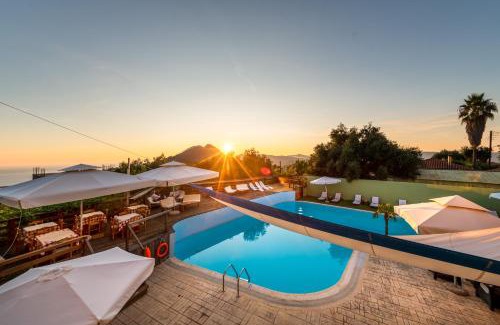 Parelioi House | Hawaii Accommodation Pelekas