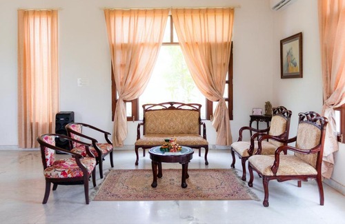 Sanganer House | Hawaii- Luxury 4 Bedroom Villa with Pool