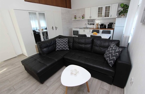 Banjole Apartment | HAWAII One-Bedroom Apartment 7
