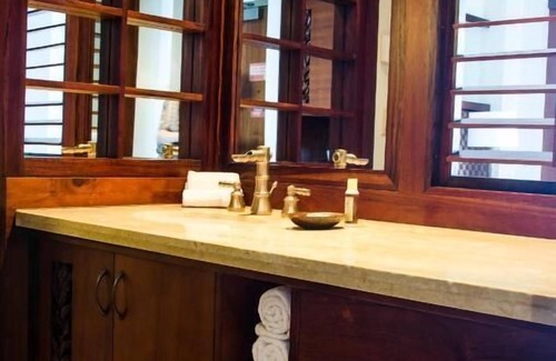 Kaanapali Hotel | Hawaiian Dream Vacation! Beachfront Setting, Outdoor Pool, Parking