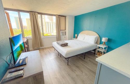 McCully - Moiliili Apartment | Hawaiian Monarch 1105 condo
