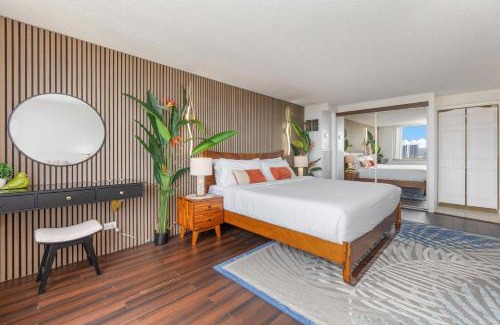 Waikiki Apartment | Hawaiian Monarch Penthouse 401 by Hawaii Ocean Club