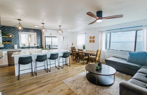 Hauula House | Hawaiian Oceanfront Oasis