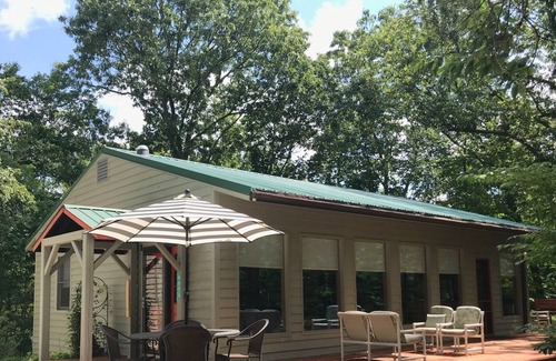 Athens House | Hawk Ridge Retreat - Athens County getaway