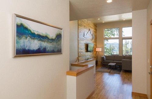 Hood River House | Hawks Landing, New View Townhome in Hood River