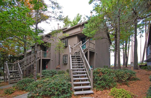 Maple City Hotel | Hawks Nest 58