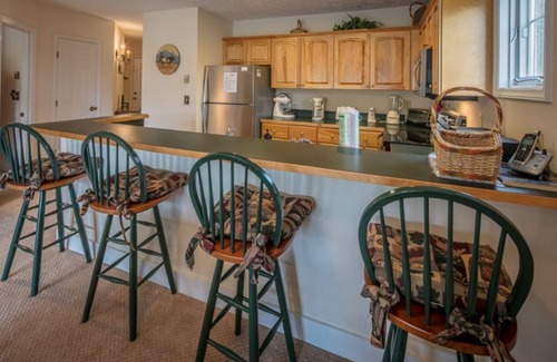 Seven Devils Condo | Hawks Peak 203- Entry level, Grandfather Mountain View
