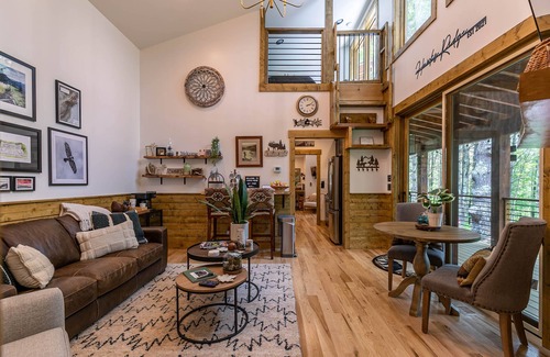 Banner Elk Cabin | Hawks Ridge - Eagles Nest home with fireplace, amenities