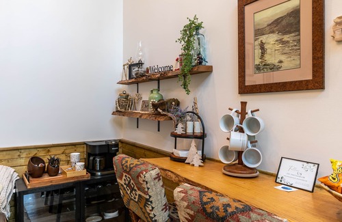 Banner Elk Cabin | Hawks Ridge - Eagles Nest home with fireplace, amenities