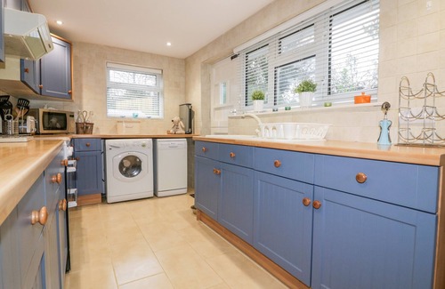 St Teath Cottage | HAWTHORN COTTAGE, pet friendly, country holiday cottage in St Teath