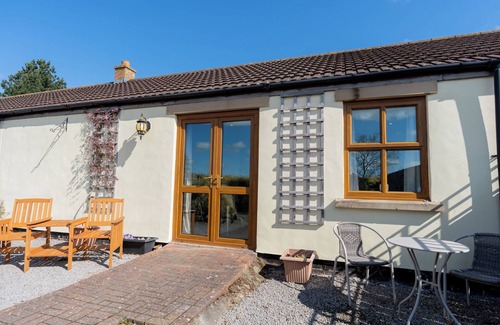 Richmond Cottage | HAWTHORN COTTAGE, pet friendly, with open fire in Eppleby