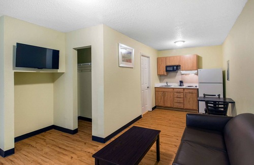 Lewisville Hotel | Hawthorn Extended Stay by Wyndham Lewisville
