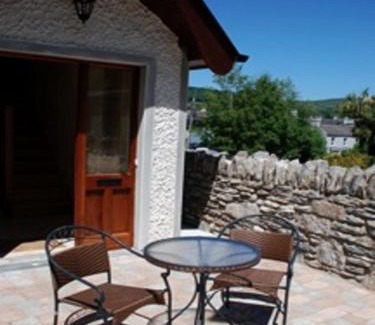 Kenmare House | Hawthorn House Guesthouse