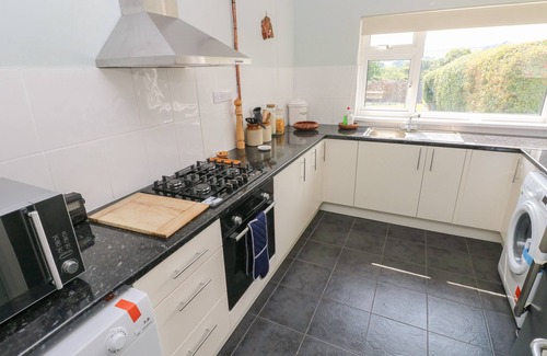 Pembroke House | HAWTHORN HOUSE, pet friendly, luxury holiday cottage in Pembroke