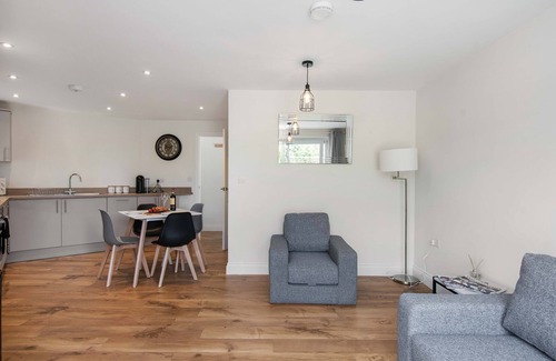 Botley Apartment | Hawthorn - Oxford with Parking and Garden