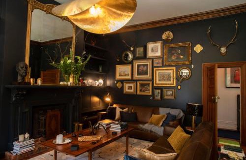 Pakipaki Bed & Breakfast | Hawthorne House