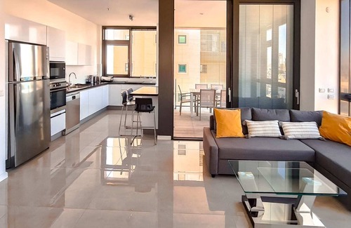 Kerem HaTeimanim Apartment | HaYarkon Diamant - Two Bedroom Apartment, Sleeps 5
