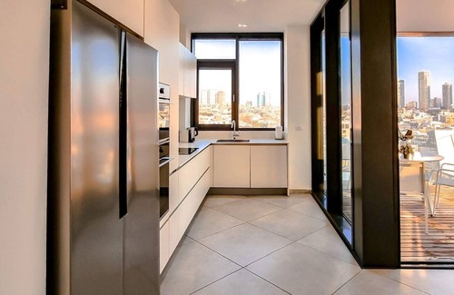 Kerem HaTeimanim Apartment | HaYarkon Orchide - One Bedroom Apartment, Sleeps 3