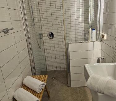 Kerem HaTeimanim Apartment | Hayarkon Superior Suite TLV Beach