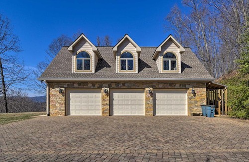 Hayesville Apartment | Hayesville Studio Nearby Hiking and Golfing!