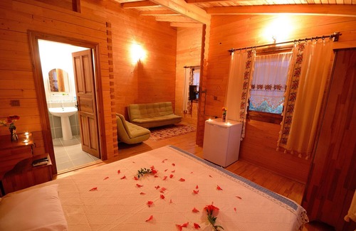 Mentese Hotel | HAYITBÜKÜ AHŞAPEVLERİ