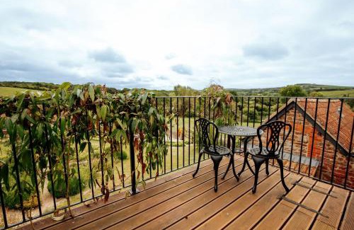 West Compton House | Hayloft Cottage - Rudge Farm Cottages