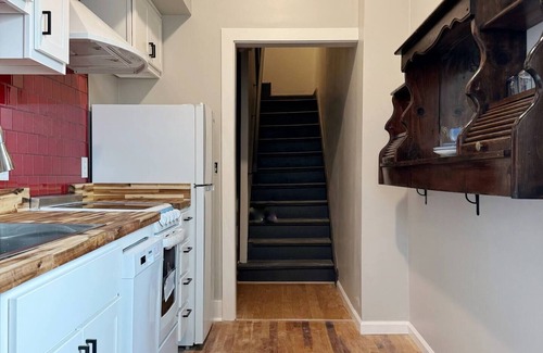 Evansville Apartment | Haynie's Apartment - 1BR/1BA