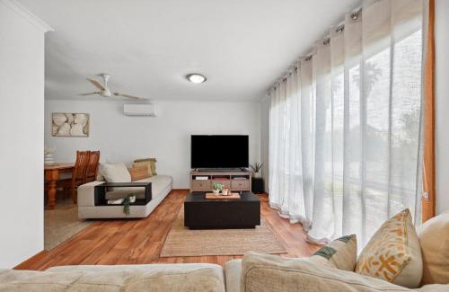 Goolwa Beach House | Hazel House, 2 Hazel St, Goolwa Beach