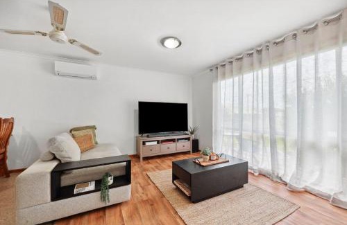 Goolwa Beach House | Hazel House, 2 Hazel St, Goolwa Beach